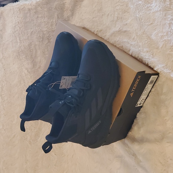 NWT Mens Adidas Terrex Free Hiker 2 GTX Black Hiking Boots Size 8.5 - Picture 2 of 9